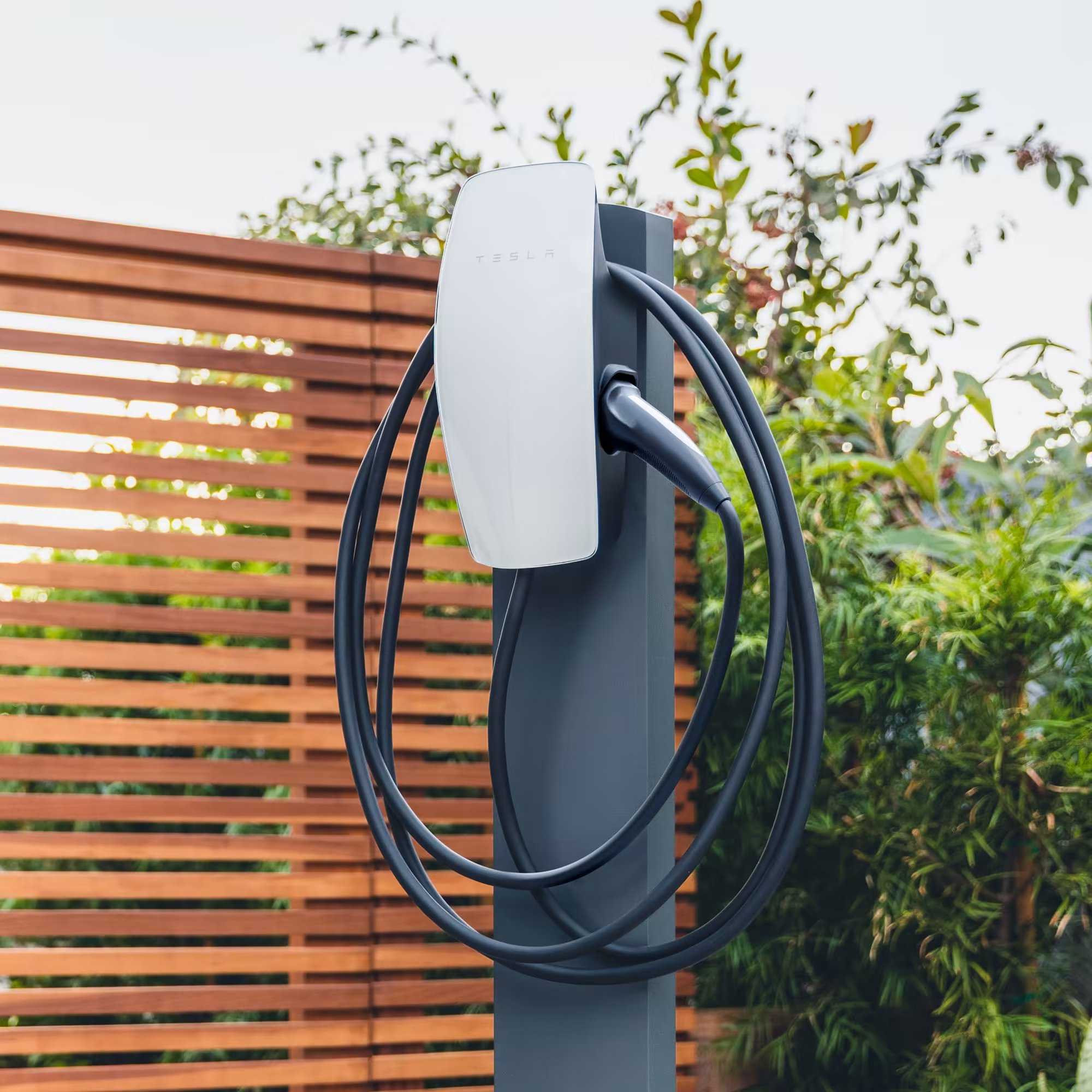 Tesla Wall Connector – Photo lifestyle | Chargeurs EV   Wallbox | miio Store