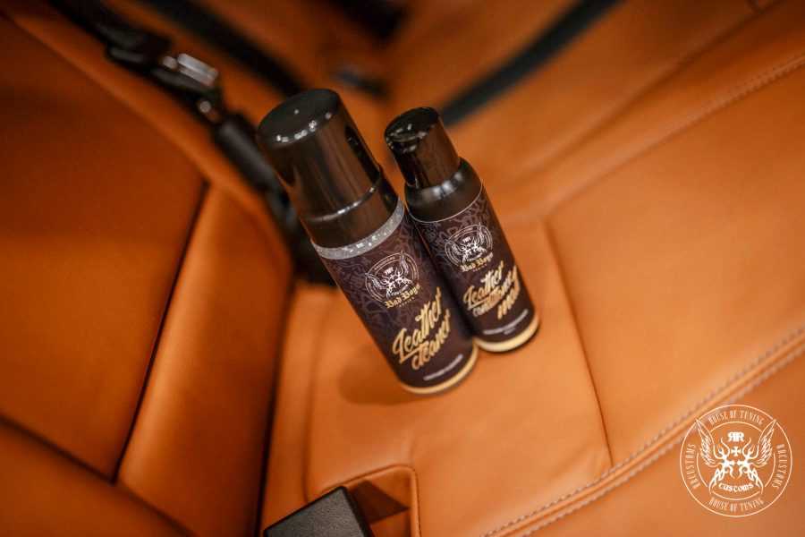 Produits Leather Care PRO Strong sur siège en cuir camel prêts pour le traitement